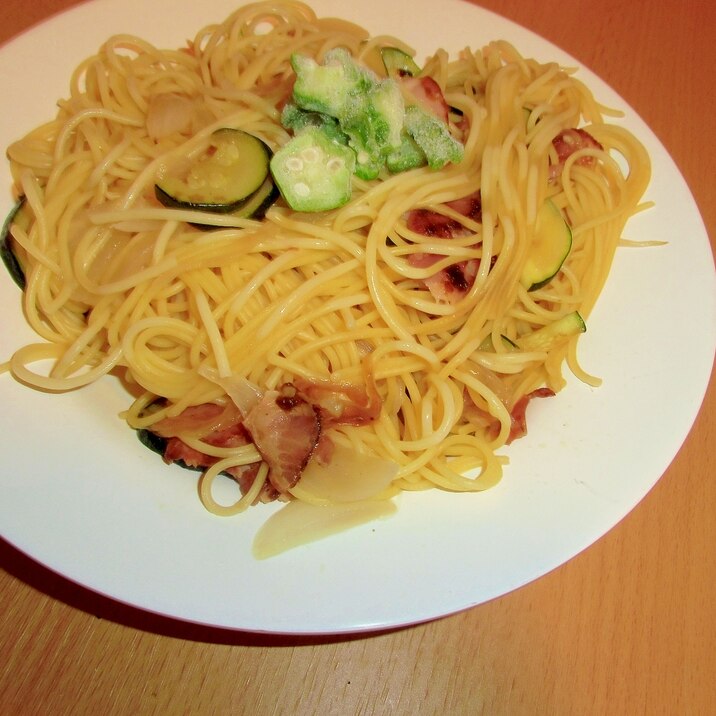 オクラとズッキーニのパスタ